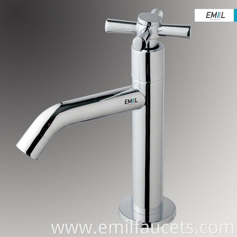 Basin swivel faucet